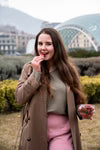 files/imgi_6_young-people-eating-berries-street_23-2150163568.jpg